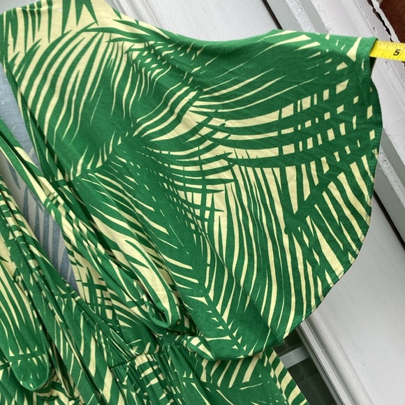 Green Leaf Print Dress - Picture 7 of 13